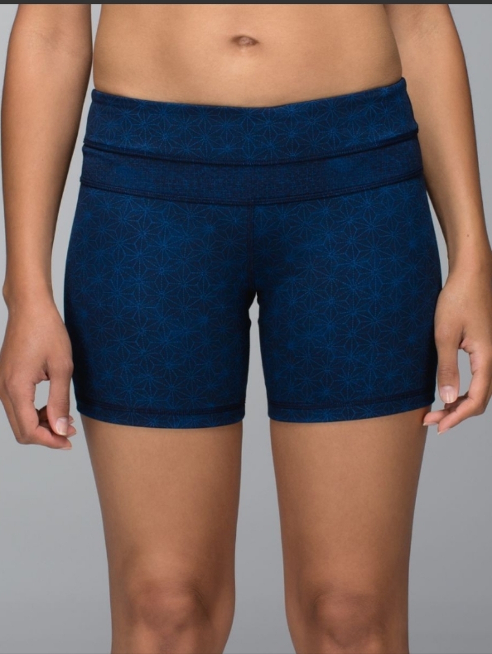 Lululemon Groove Short *Full-On Luon Sashico Star Rugged Blue Size 6